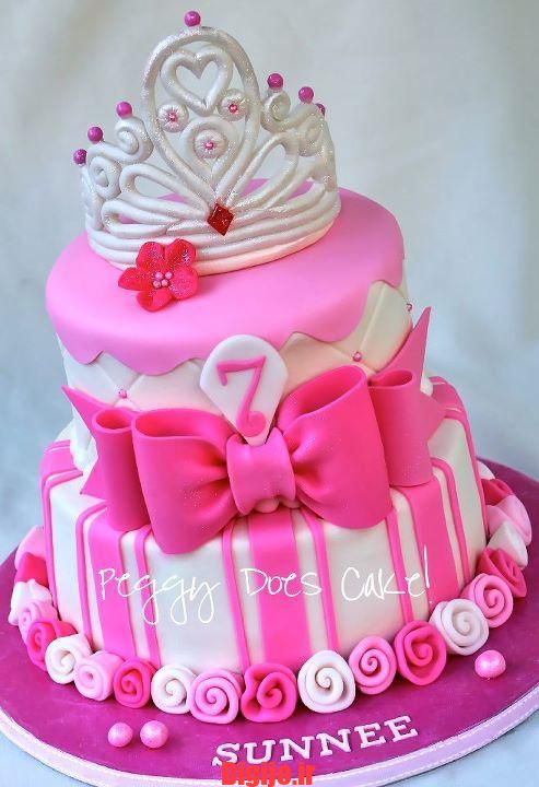 کیک تولد دخترانه شیک تاج دار