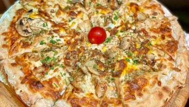 تصویر آموزش پیتزا مرغ و قارچ کاری حرفه ای خوشمزه و کشدار فست فودی بیرونی